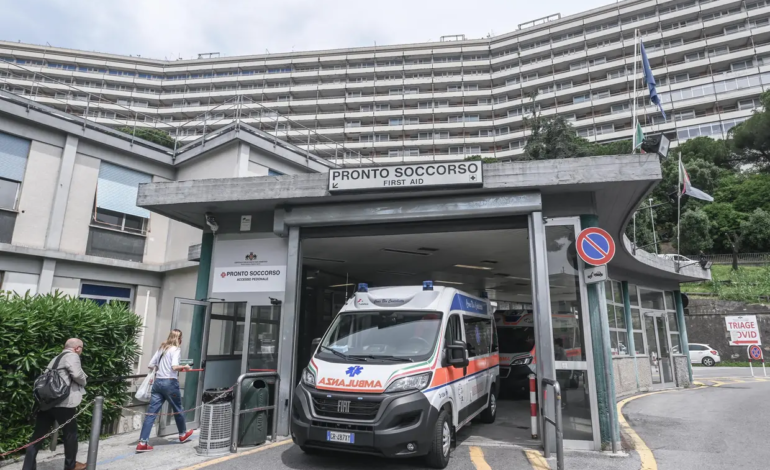 Due incidenti nella notte a Genova: feriti tre giovani