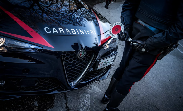 Anziano spintonato e rapinato in corso Sardegna: identificato giovane