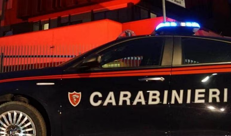 Rapina in casa di due anziani: legati con nastro adesivo nel torinese